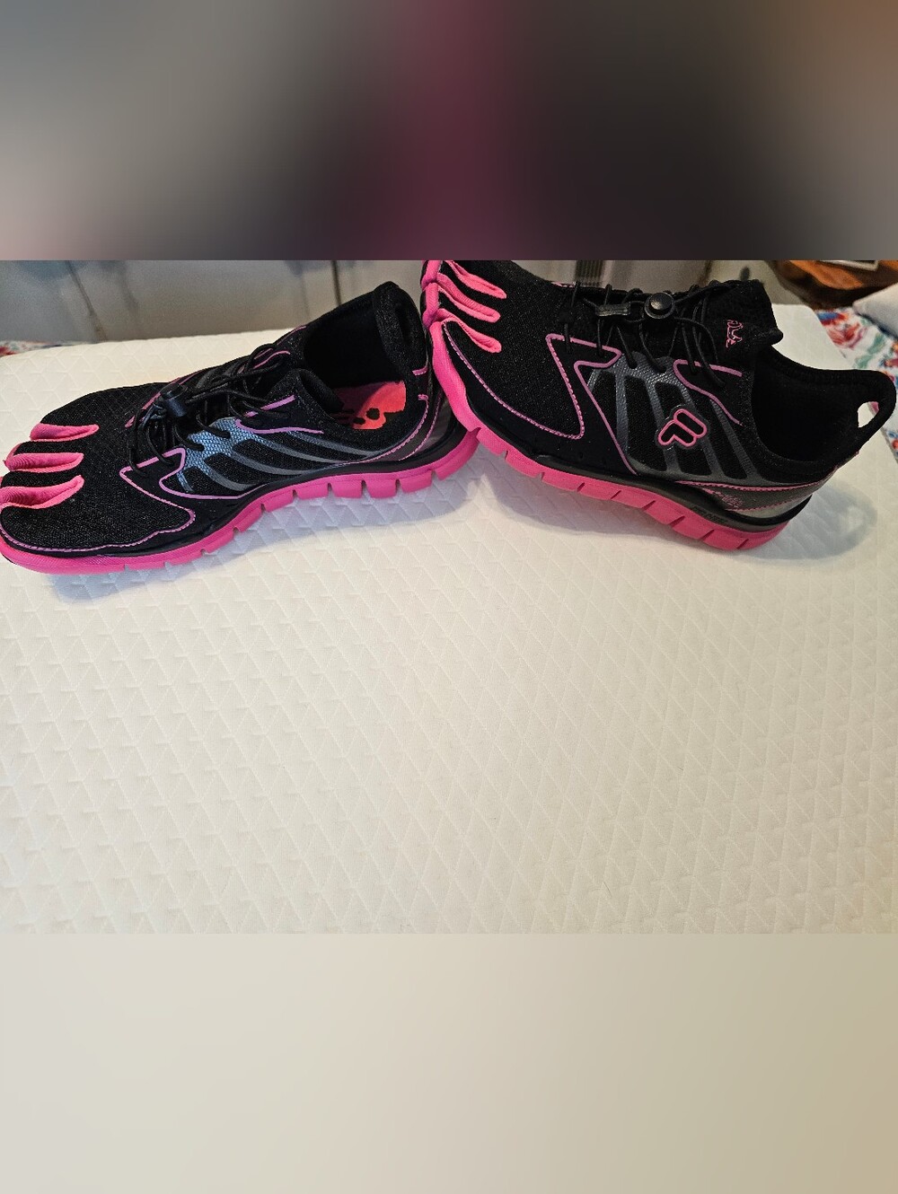 FILA Skele-Toes AMP Womens 8.5 Black Pink Barefoot Minimalist Water Shoes Cinch